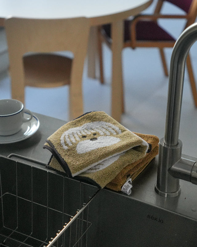【バーンストア】WARMGREY TAIL / FLUFFY DOG HAND TOWEL - BEIGE