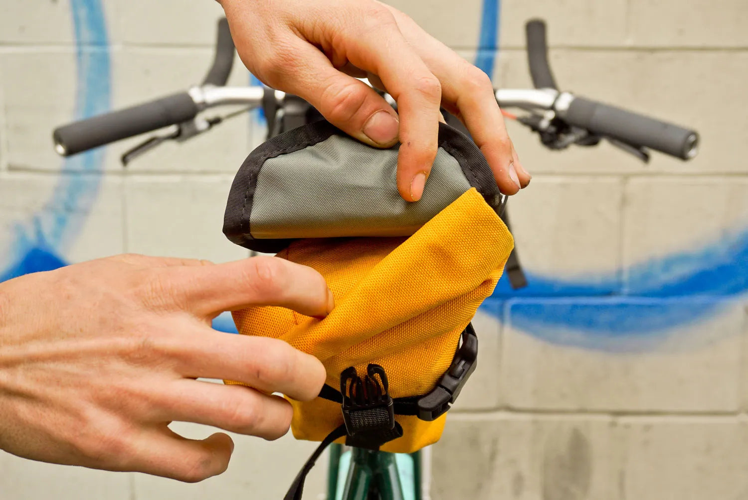 【バーンストア】ROAD RUNNER BAGS / New Drafter Saddle Bag (ニュードラフターサドルバッグ)