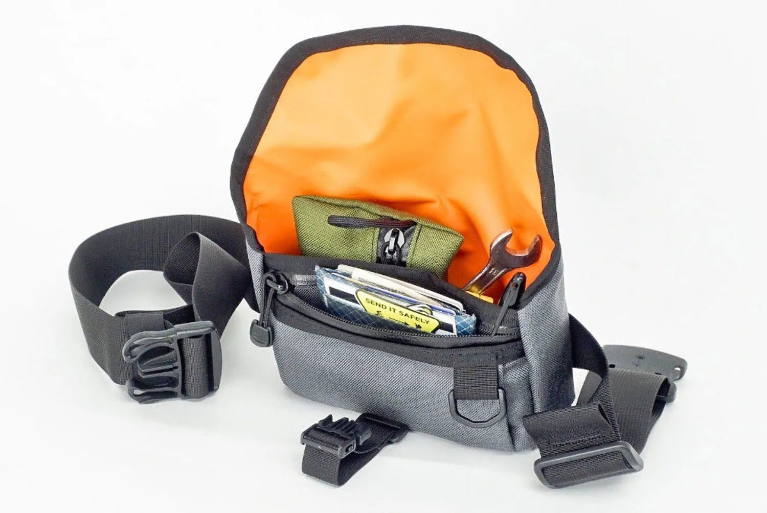 【バーンストア】ROAD RUNNER BAGS / Waterproof Hip Bag-Pro (ウォータープルーフヒップバッグ・プロ)