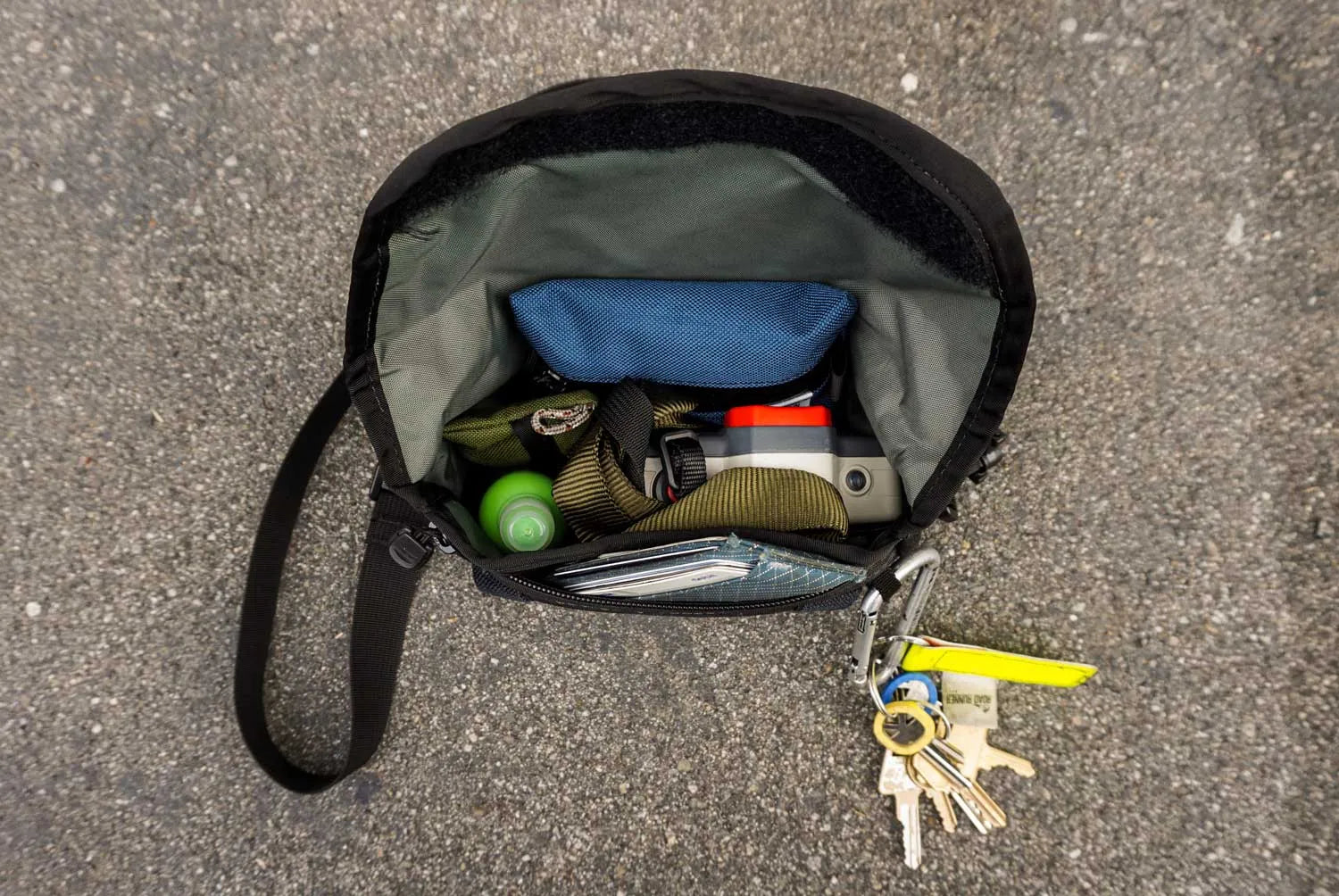 【バーンストア】ROAD RUNNER BAGS / Mini Sling Day Bag (ミニスリングデイバッグ)