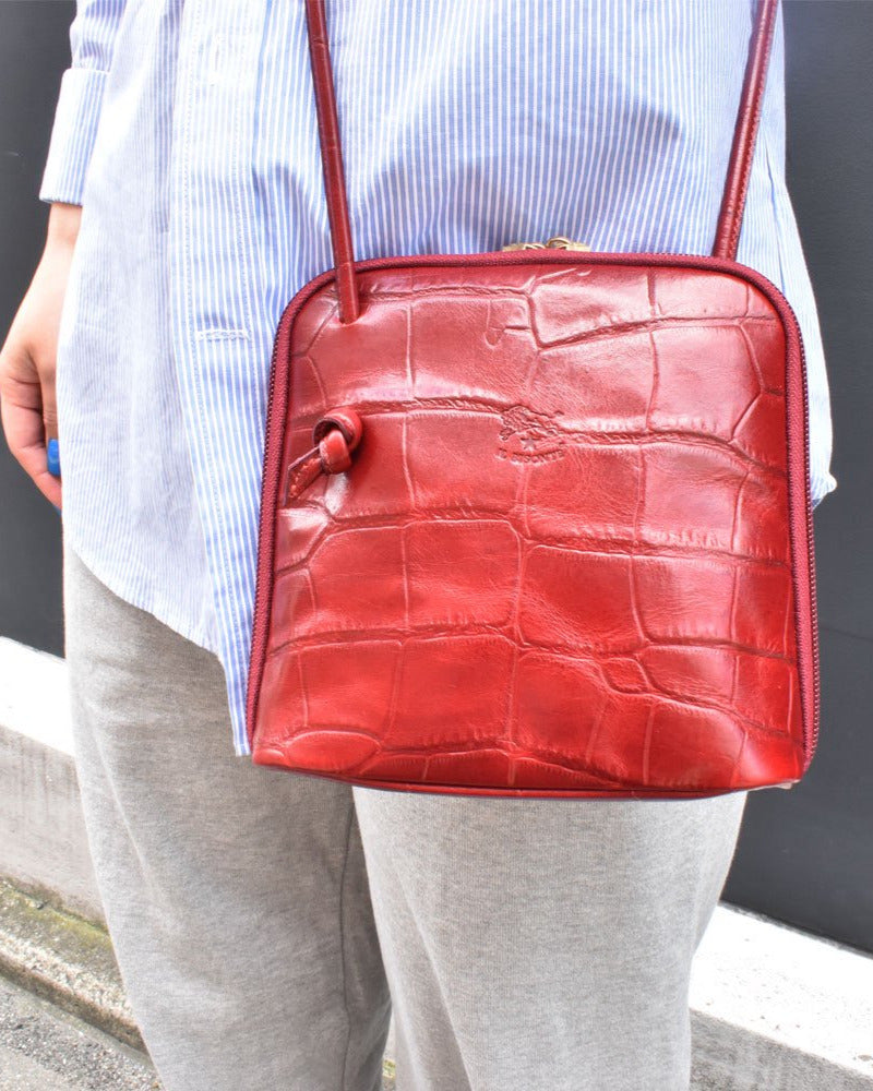 イルビゾンテ】クロコエンボスドレザー クロスボディバッグ 54202307811