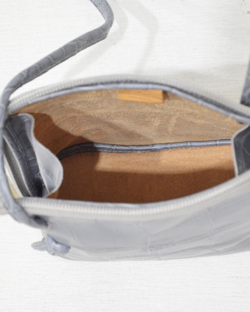 【イルビゾンテ】クロコエンボスドレザー クロスボディバッグ 54202307811