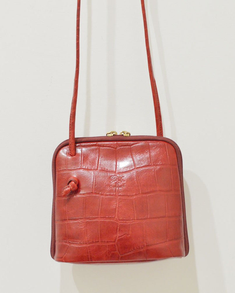 【イルビゾンテ】クロコエンボスドレザー クロスボディバッグ 54202307811