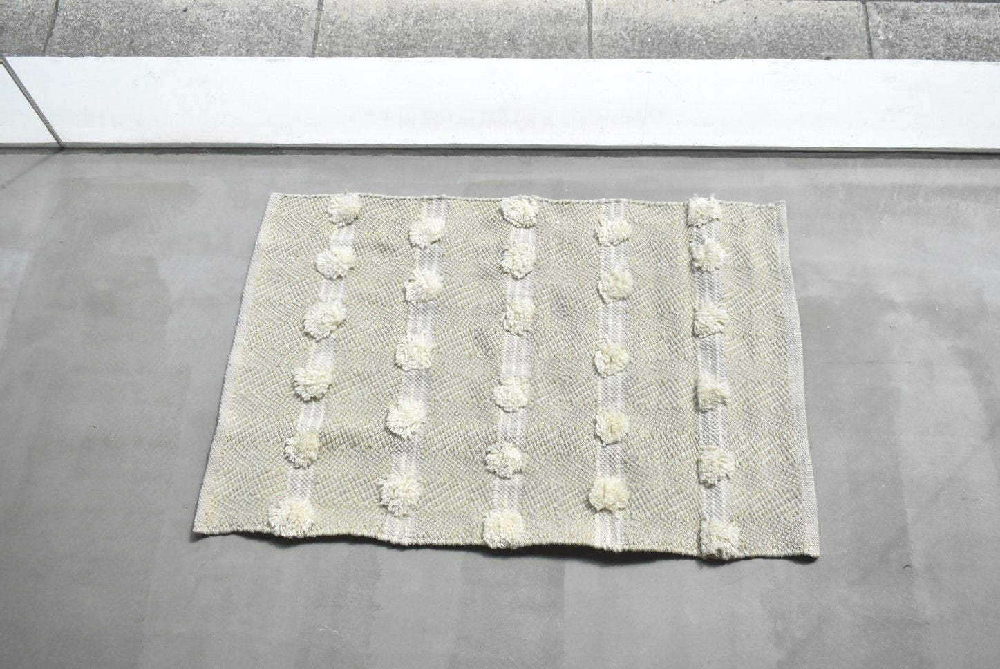 【バーンストア】HOME OF THE BRAVE / Wool Pom Pom Rug 60×91