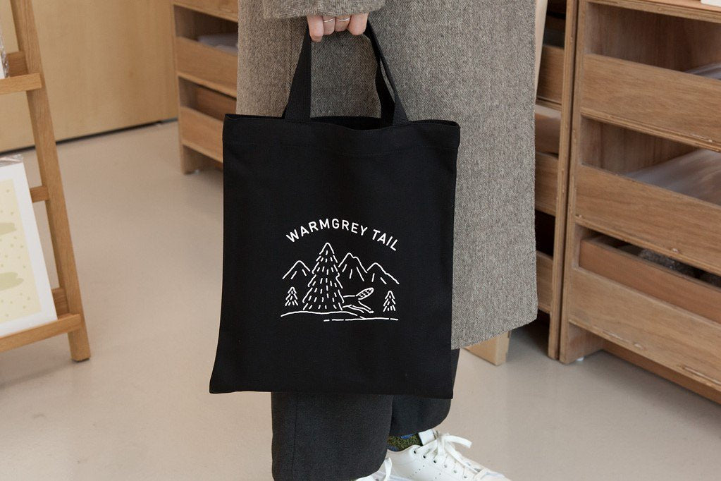 【バーンストア】WARMGREY TAIL / DOTOM BLACK LOGO BAG