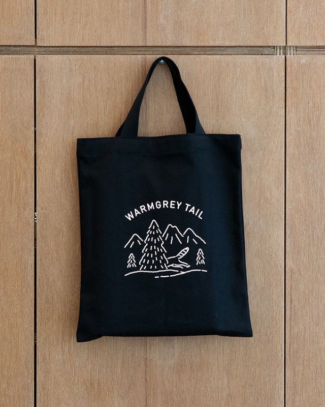 【バーンストア】WARMGREY TAIL / DOTOM BLACK LOGO BAG