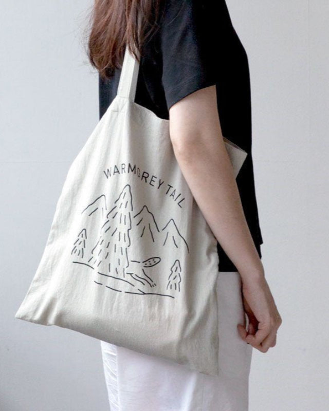 【バーンストア】WARMGREY TAIL / LOGO BAG - WARM GREY ファブリックバッグ