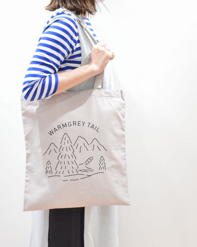【バーンストア】WARMGREY TAIL / LOGO BAG - WARM GREY ファブリックバッグ