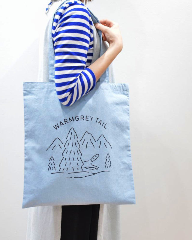 【バーンストア】WARMGREY TAIL / LOGO BAG -  LIGHT BLUE ファブリックバッグ