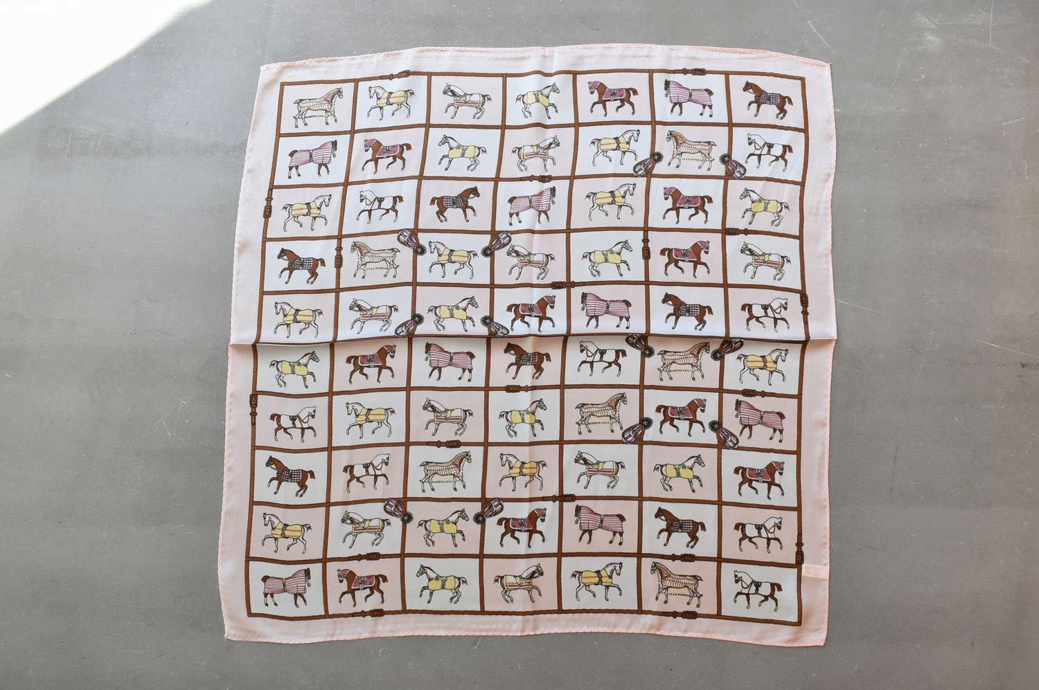 【バーンストア】Horse pattern scarf