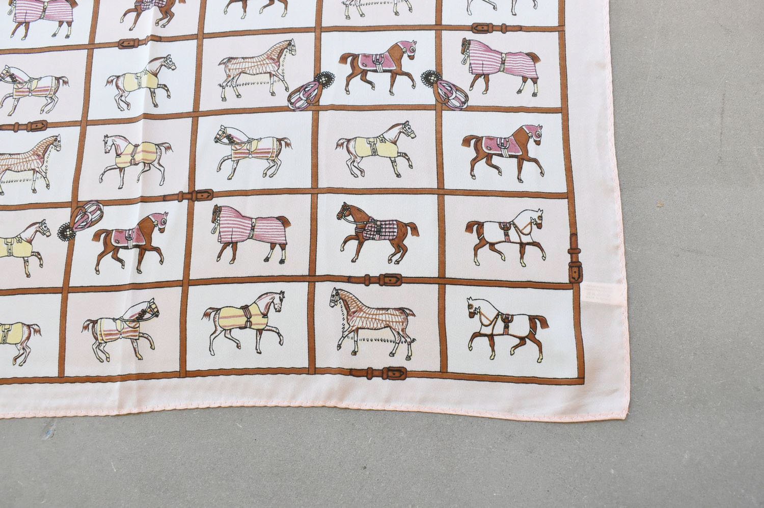 【バーンストア】Horse pattern scarf