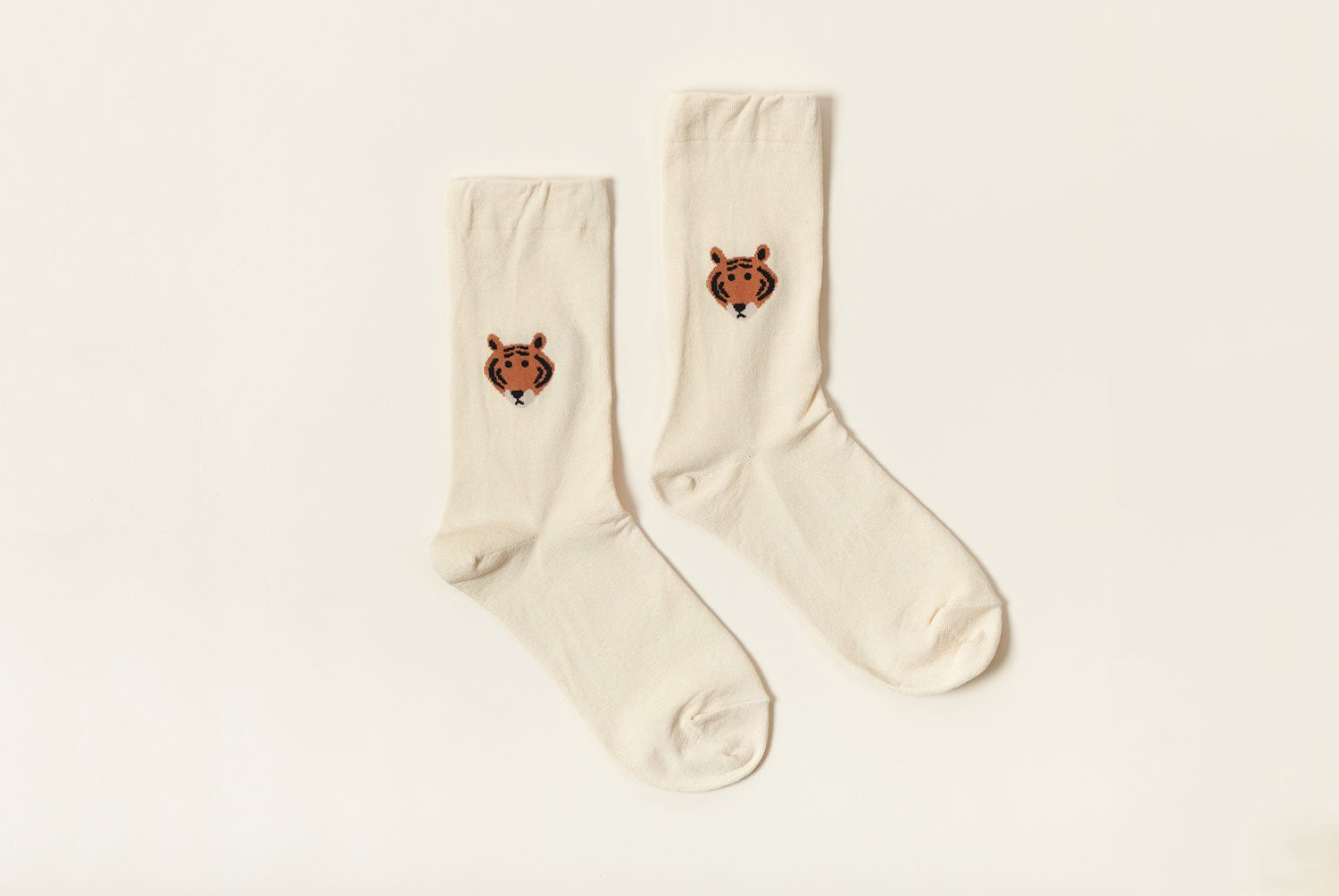 【バーンストア】WARMGREY TAIL / MEET TIGER SOCKS