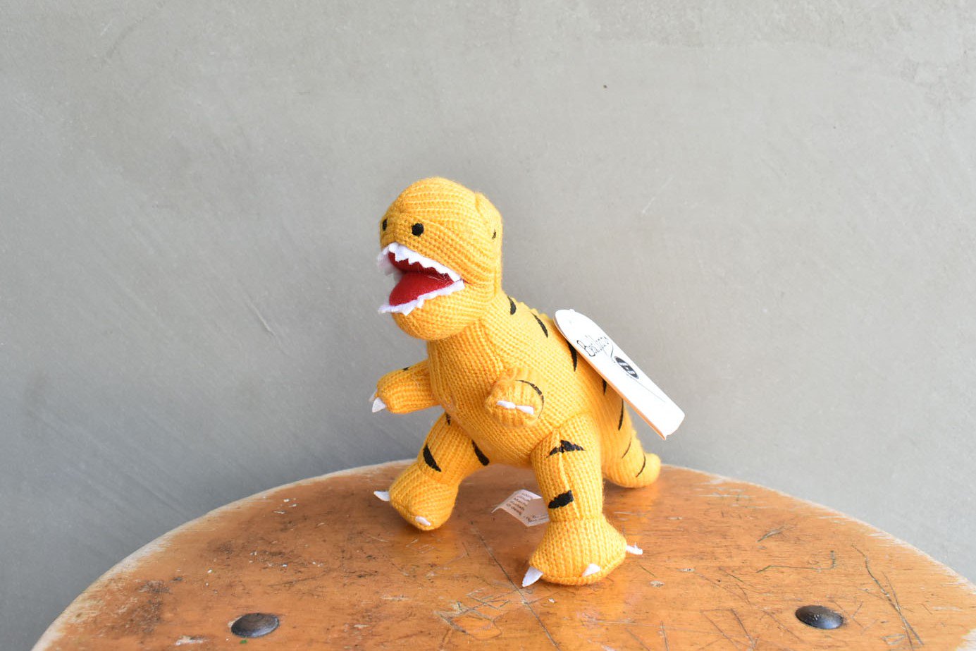 【バーンストア】Best Years / T Rex Knitted Dinosaur Rattle
Yellow