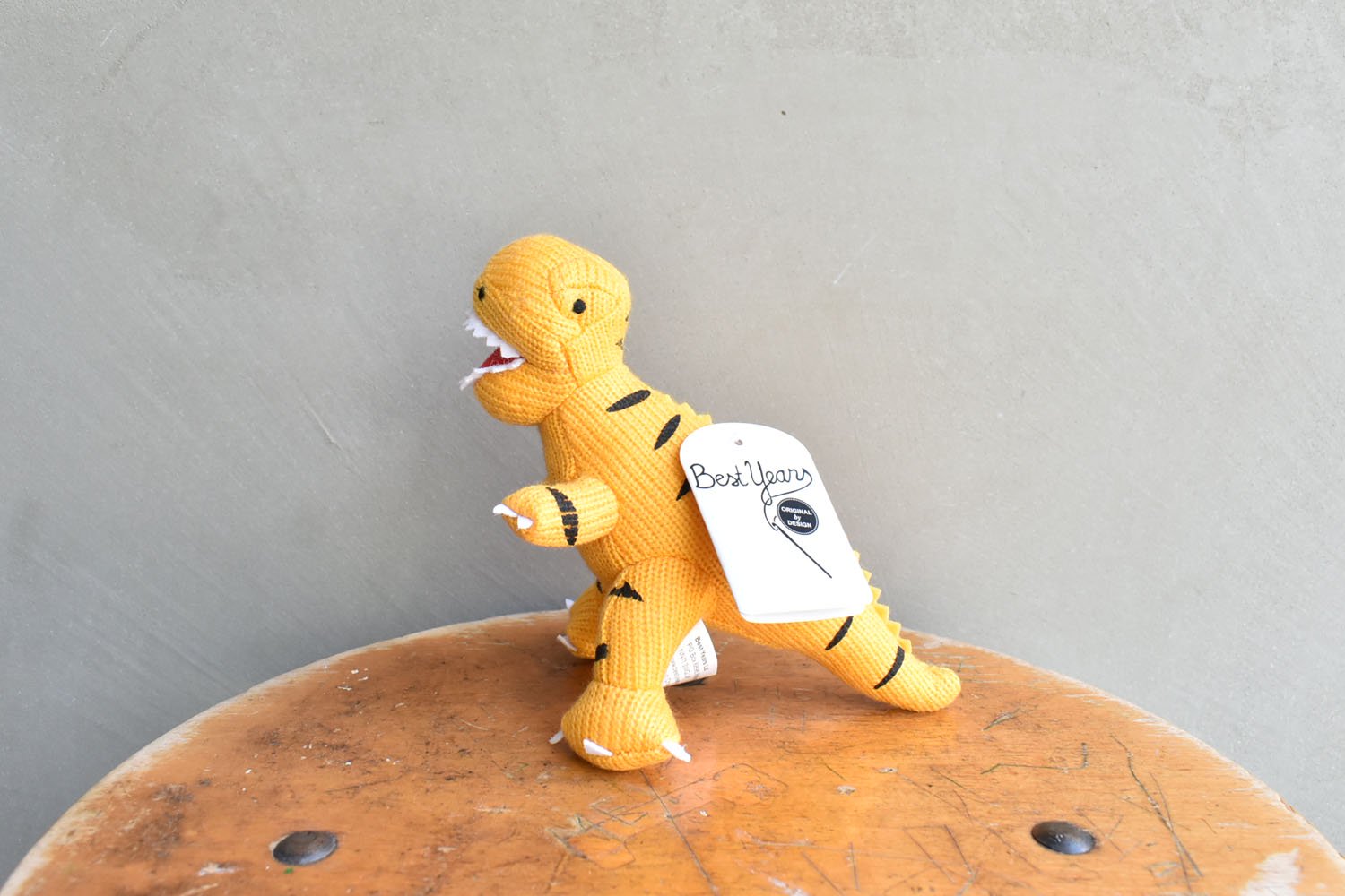 【バーンストア】Best Years / T Rex Knitted Dinosaur Rattle
Yellow