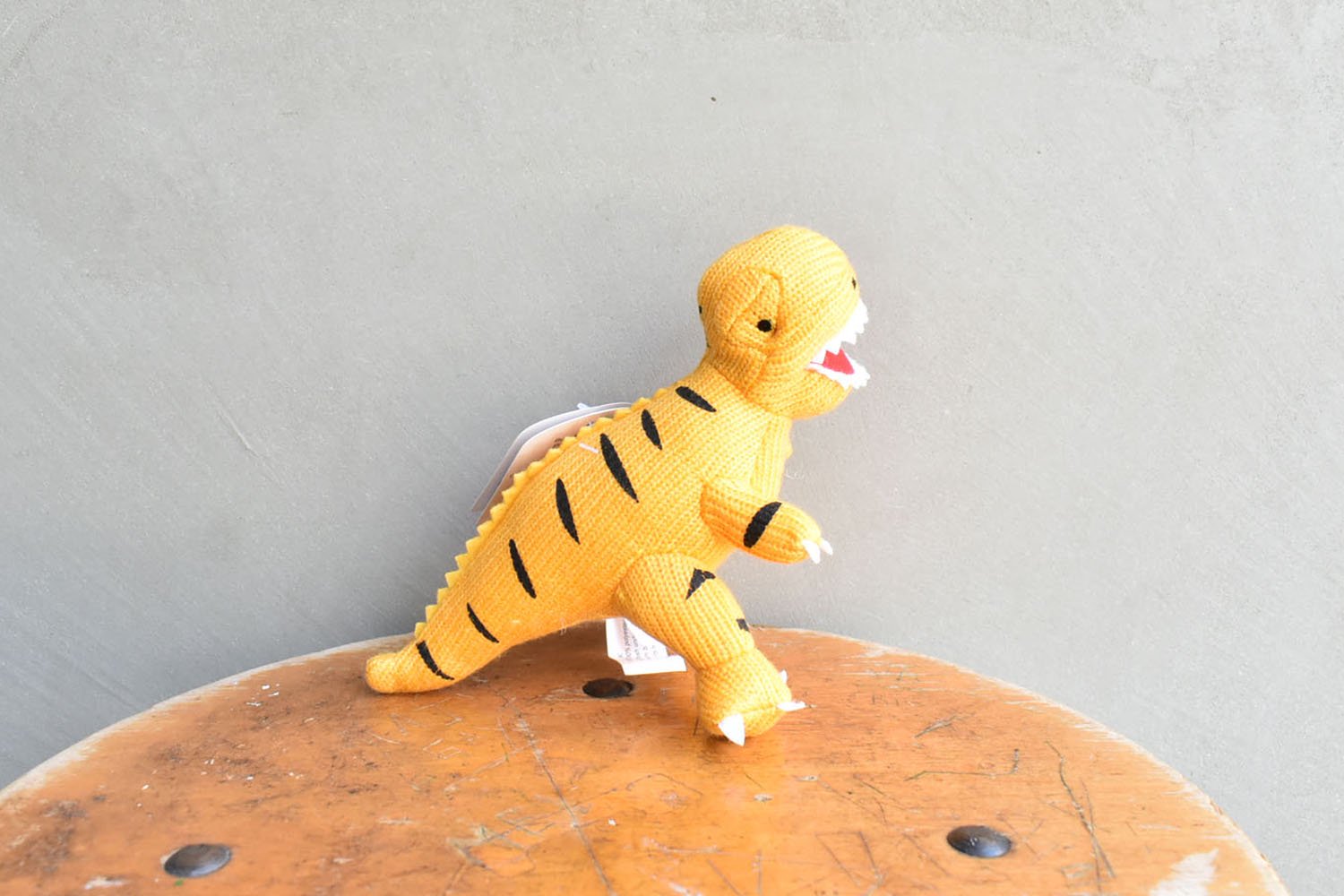 【バーンストア】Best Years / T Rex Knitted Dinosaur Rattle
Yellow