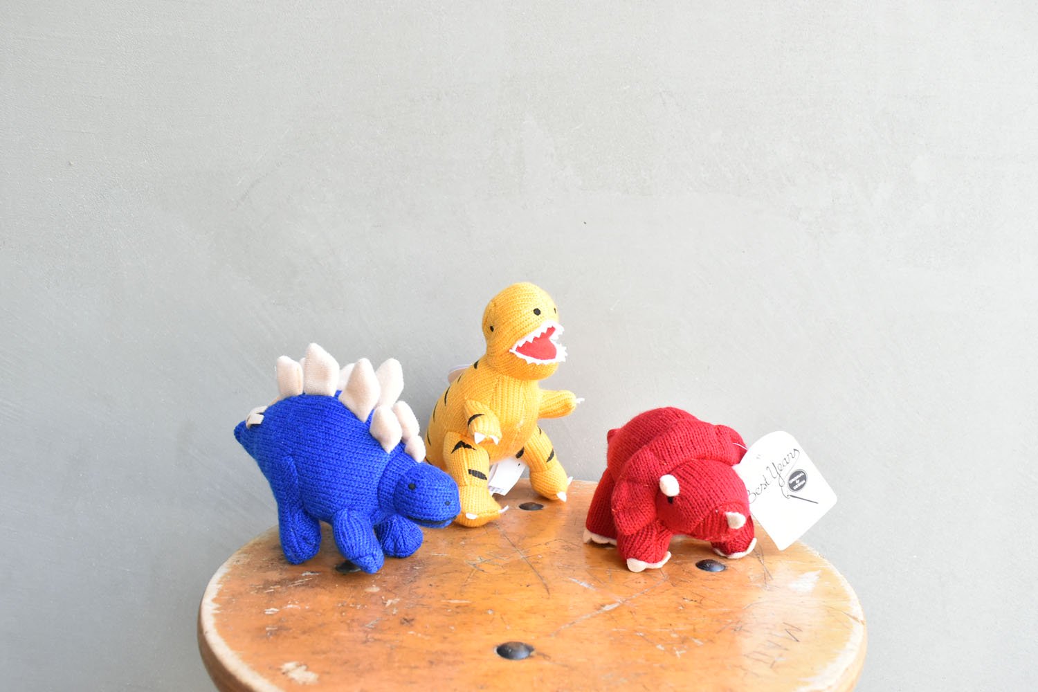 【バーンストア】Best Years / T Rex Knitted Dinosaur Rattle
Yellow