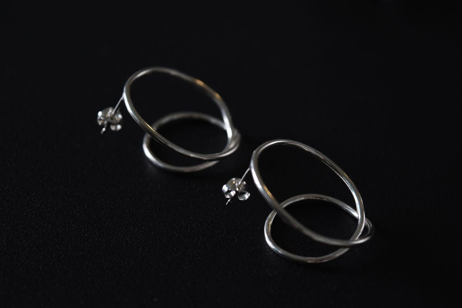 【バーンストア】 studio adorn / Statement Twist Hoops ピアス