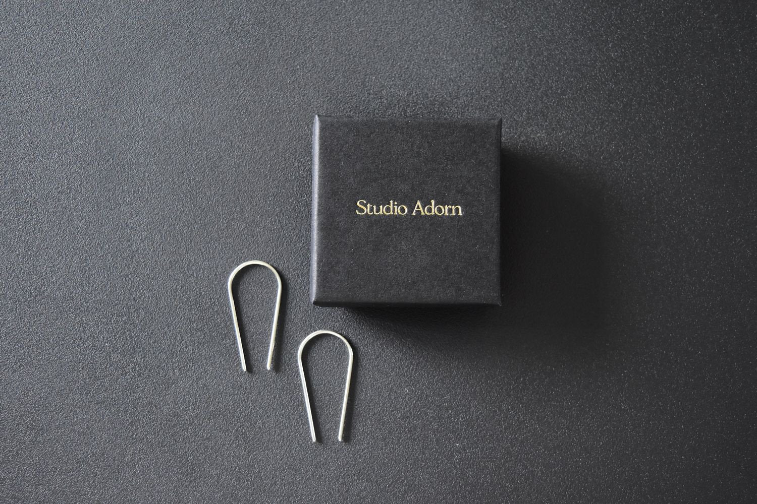 【バーンストア】 studio adorn / Long Ear Pins ピアス