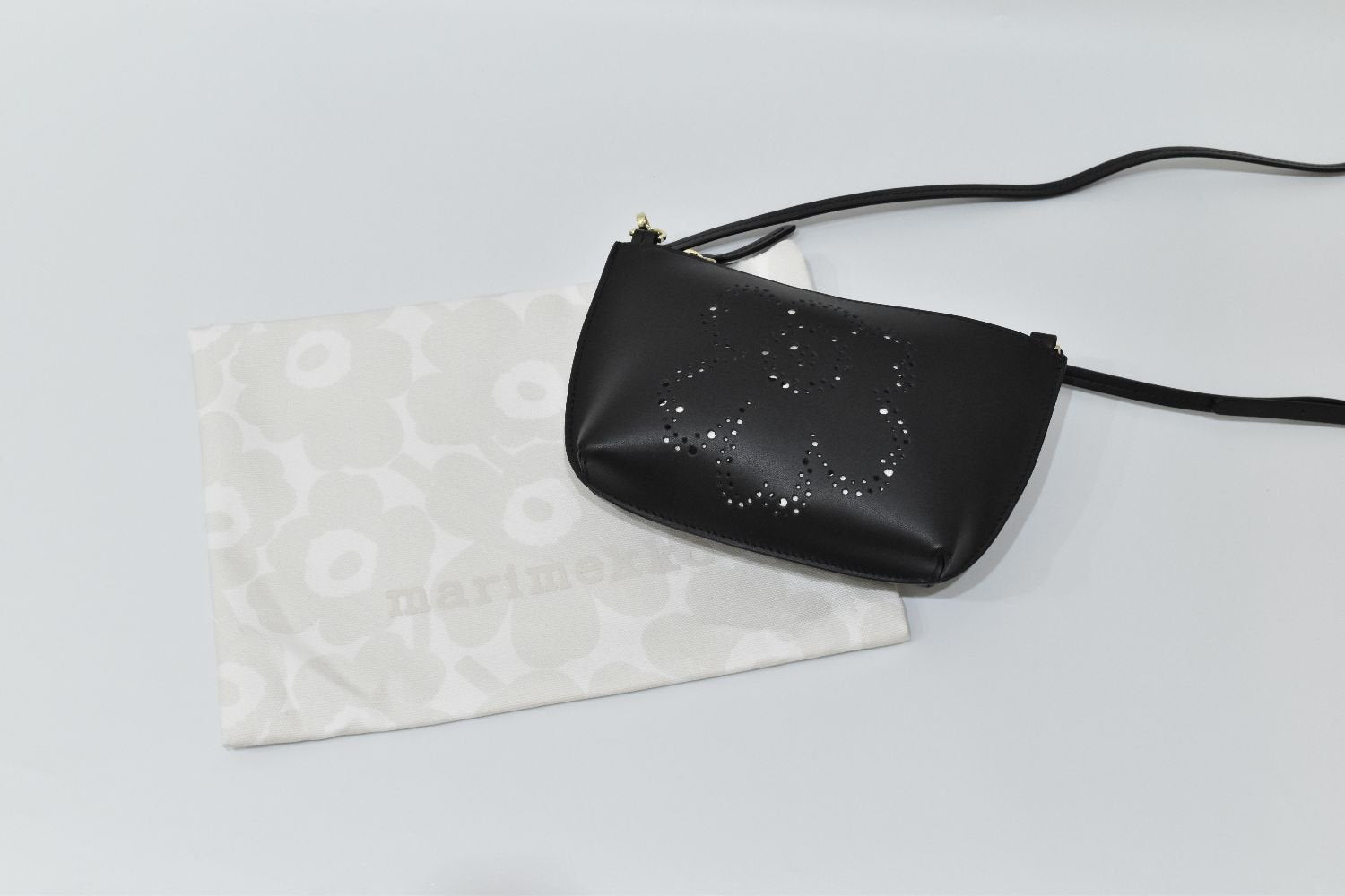 【マリメッコ】Imprint Cross Body Unikko ショルダーバッグ　52239292242