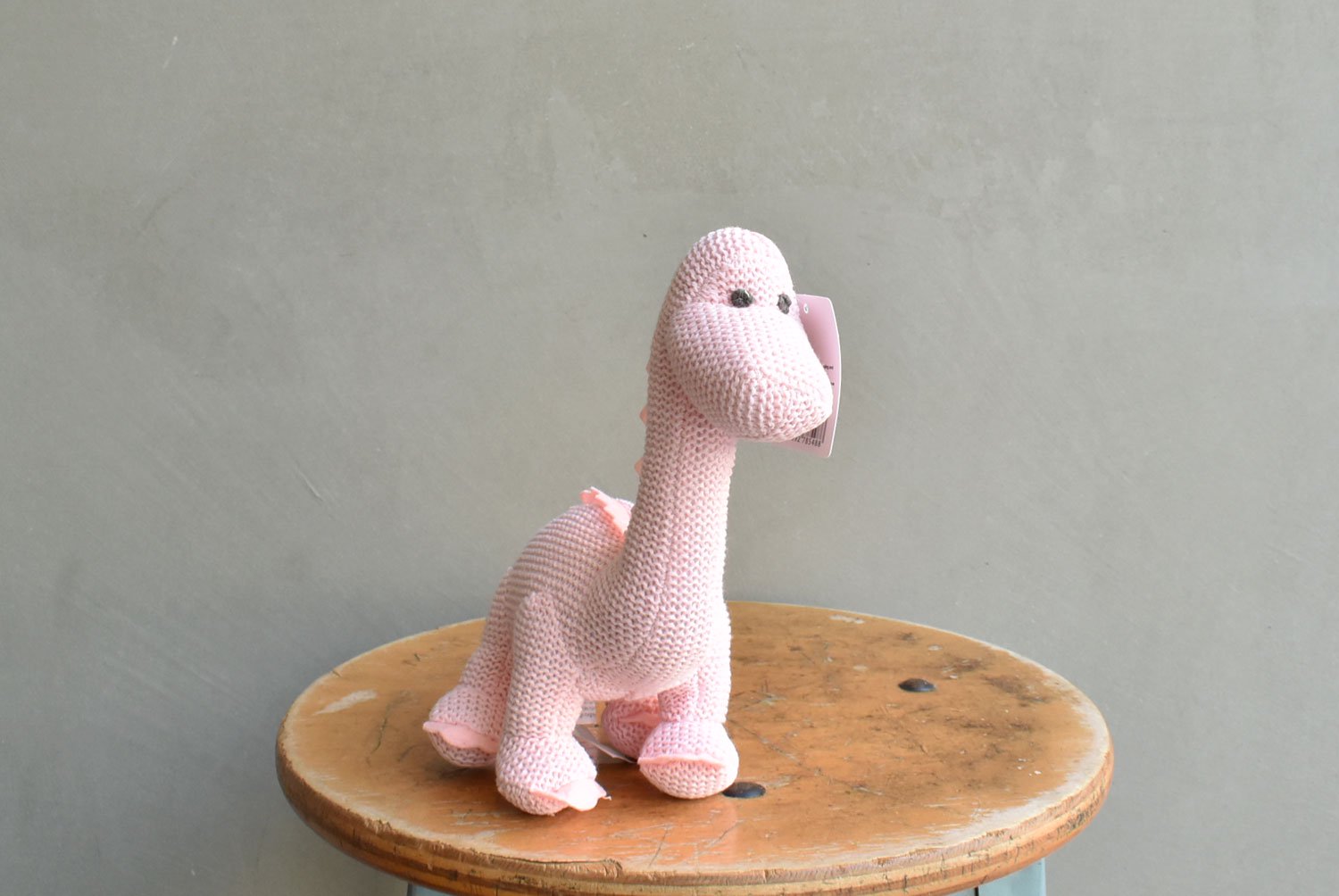 【バーンストア】Best Years / Knitted Organic Cotton Pink Diplodocus Dinosaur Baby Rattle