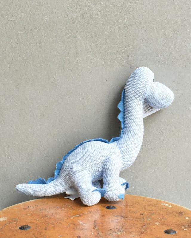 【バーンストア】Best Years / Knitted Organic Cotton Blue Diplodocus Dinosaur Baby Rattle