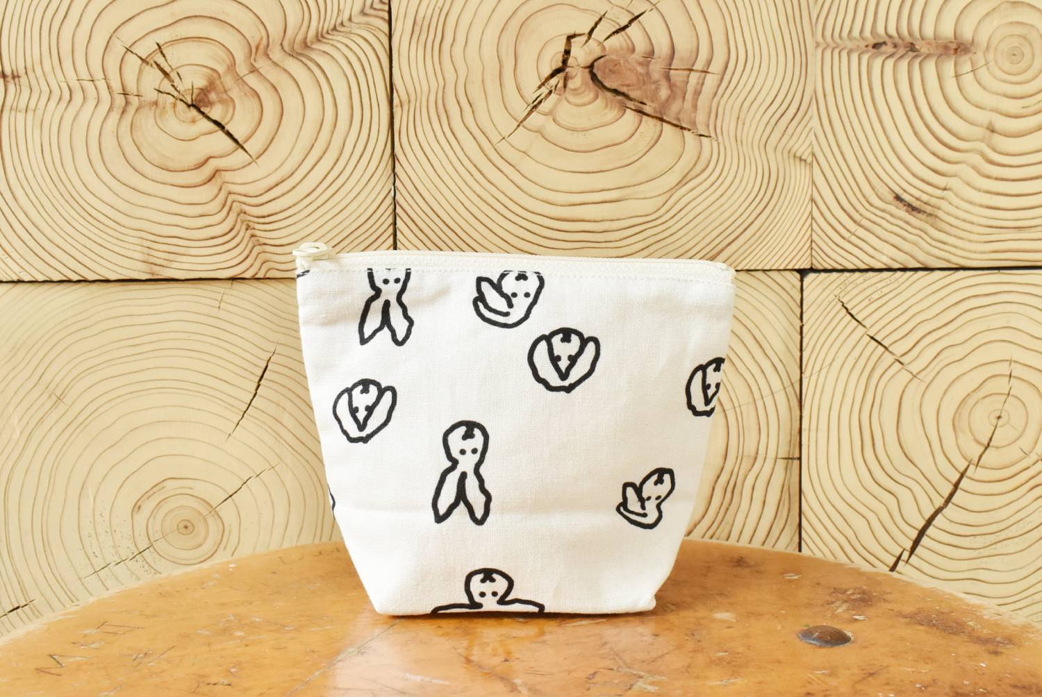 【バーンストア】WARMGREY TAIL / BUNNY STANDING POUCH -IVORY [S]