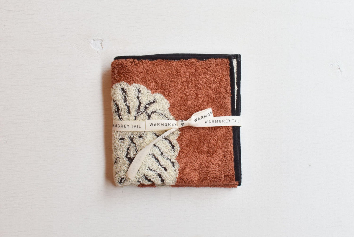 WARMGREY TAIL(ウォームグレーテール）/ LION HAND TOWEL - CREAM【バーンストア】