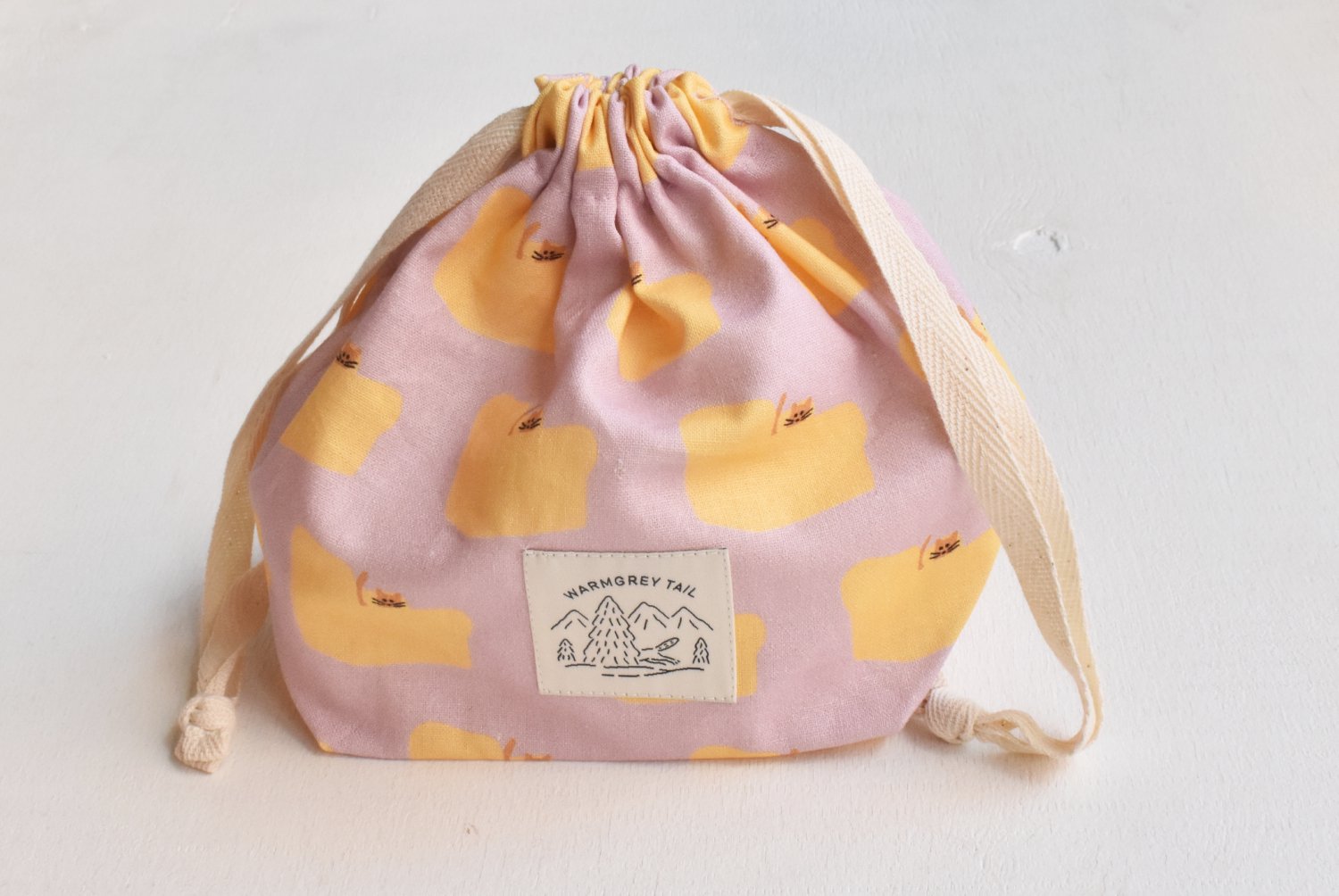 【バーンストア】WARMGREY TAIL / ARMCHAIR STRING POUCH - YELLOW ON PINK