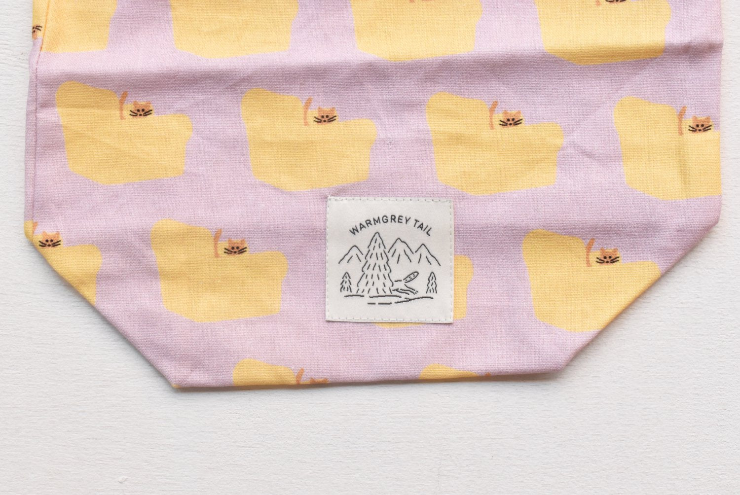 【バーンストア】WARMGREY TAIL / ARMCHAIR STRING POUCH - YELLOW ON PINK