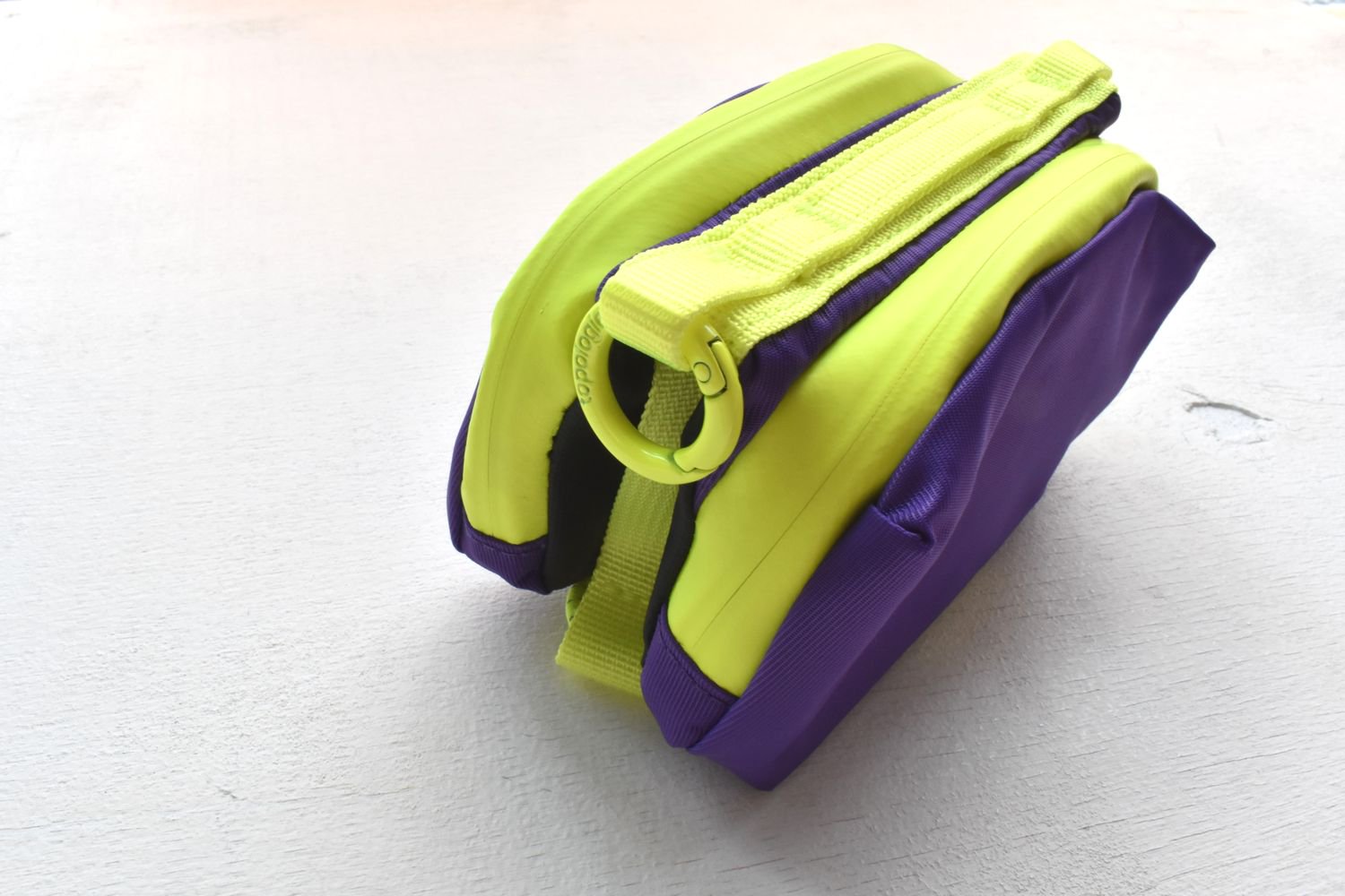 topologie / Mini Bottle Sacoche 【バッグ単体】(ElectricPurple/NeonYellowBomber)