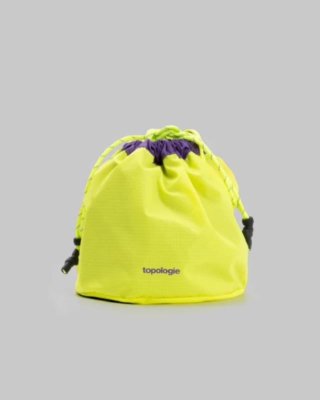 topologie / Reversible Bucket 【バッグ単体】(ElectricPurple/NeonYellowTechSateen)