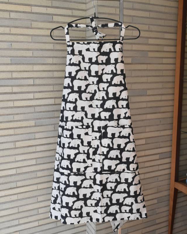 WARMGREY TAIL(ウォームグレーテール）/ POLAR BEARS APRON BLACK【バーンストア】