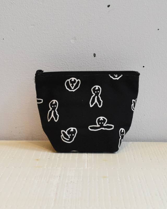 WARMGREY TAIL(ウォームグレーテール）/ BUNNY STANDING POUCH -BLACK