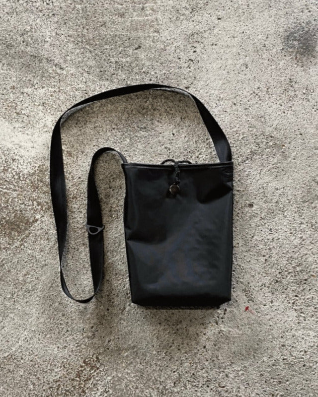 【バーンストア】 LIVERAL / Naki【S】Super water repellent