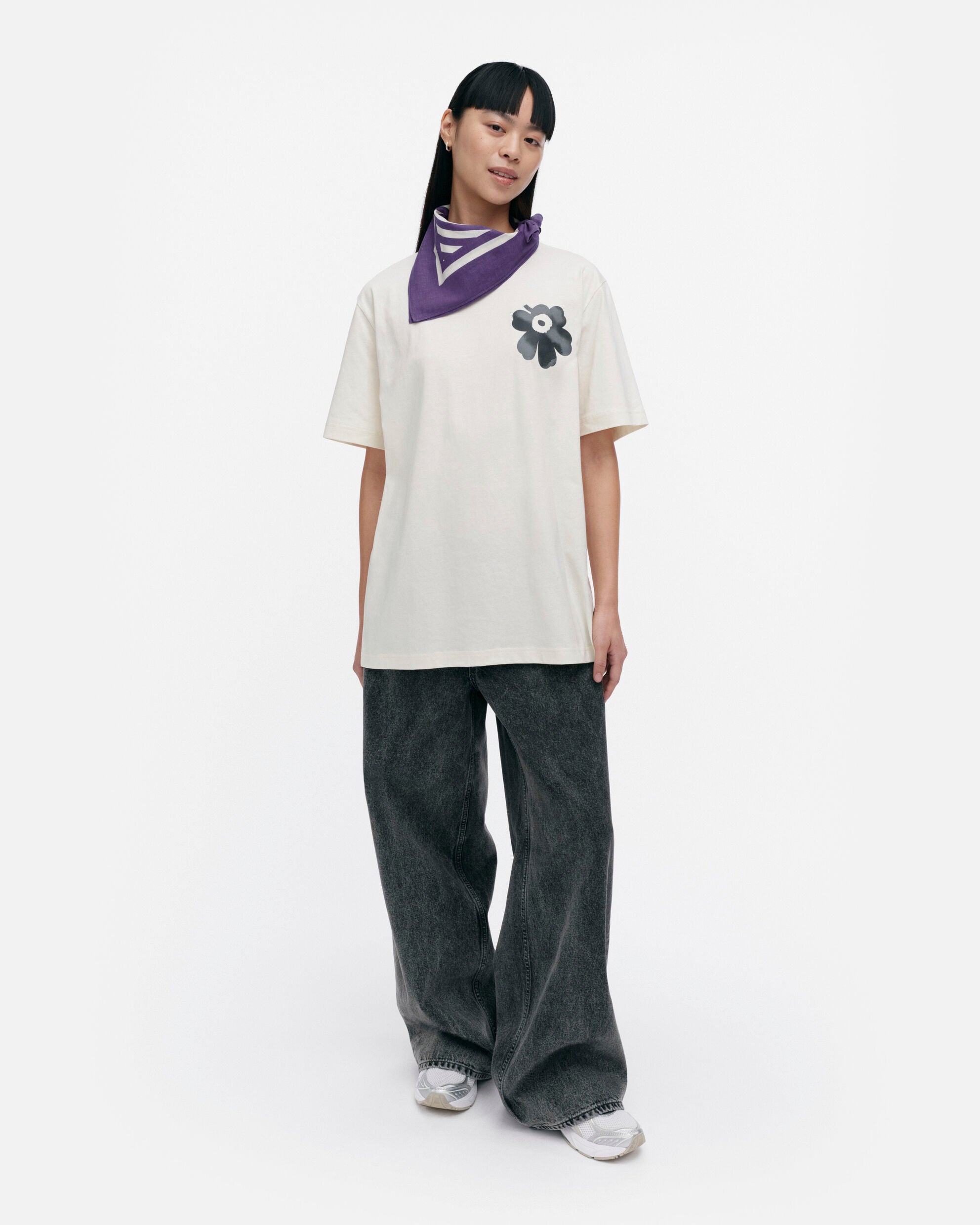 【マリメッコ】Kioski Vihne Unikko Tシャツ 52254194550