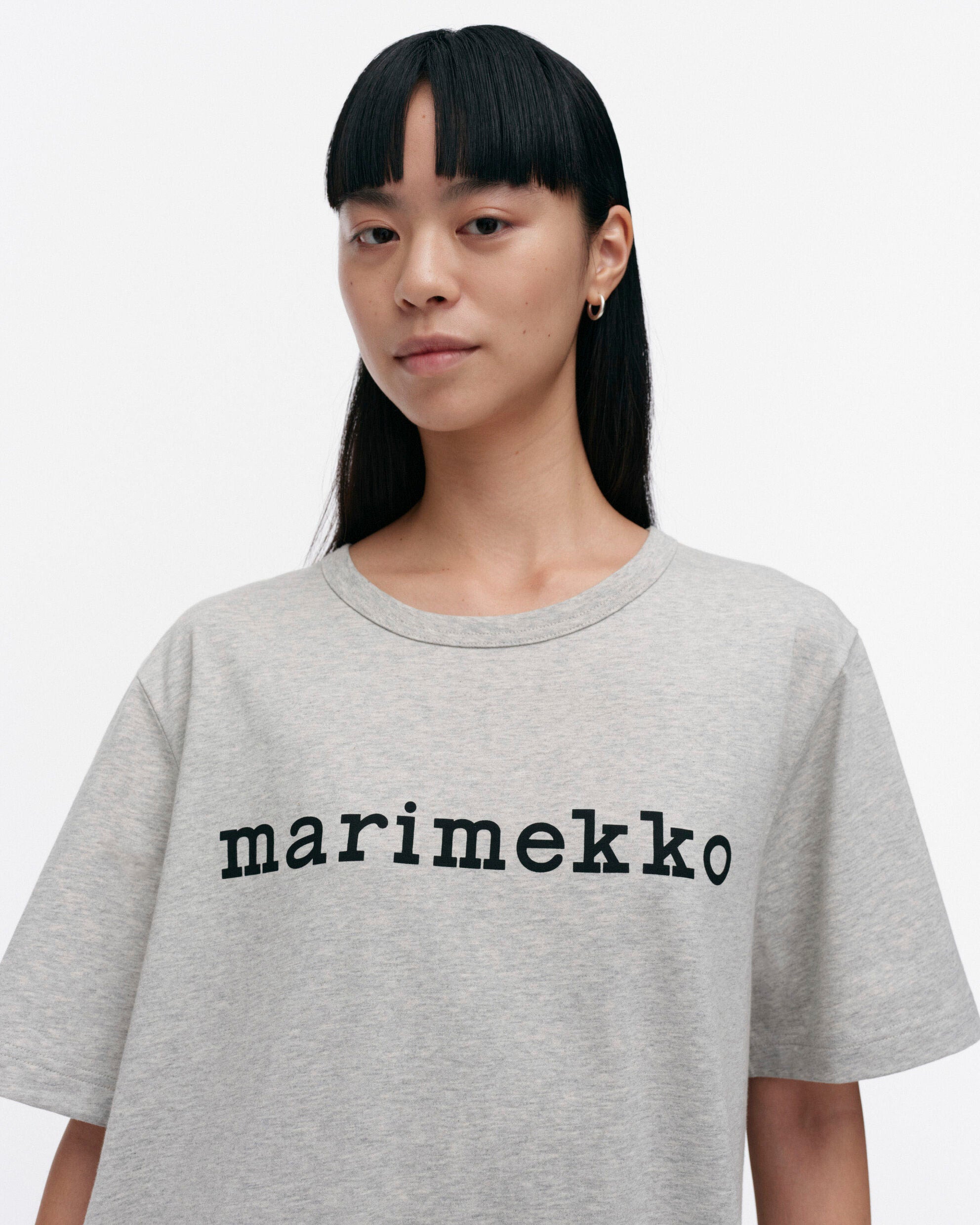 【マリメッコ】Kioski Vihne Logo Tシャツ 52254194565