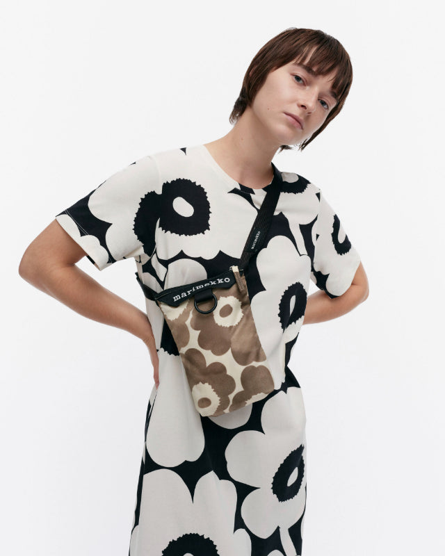 【マリメッコ】Neat Phone Pocket Unikko ショルダーバッグ 52254294378