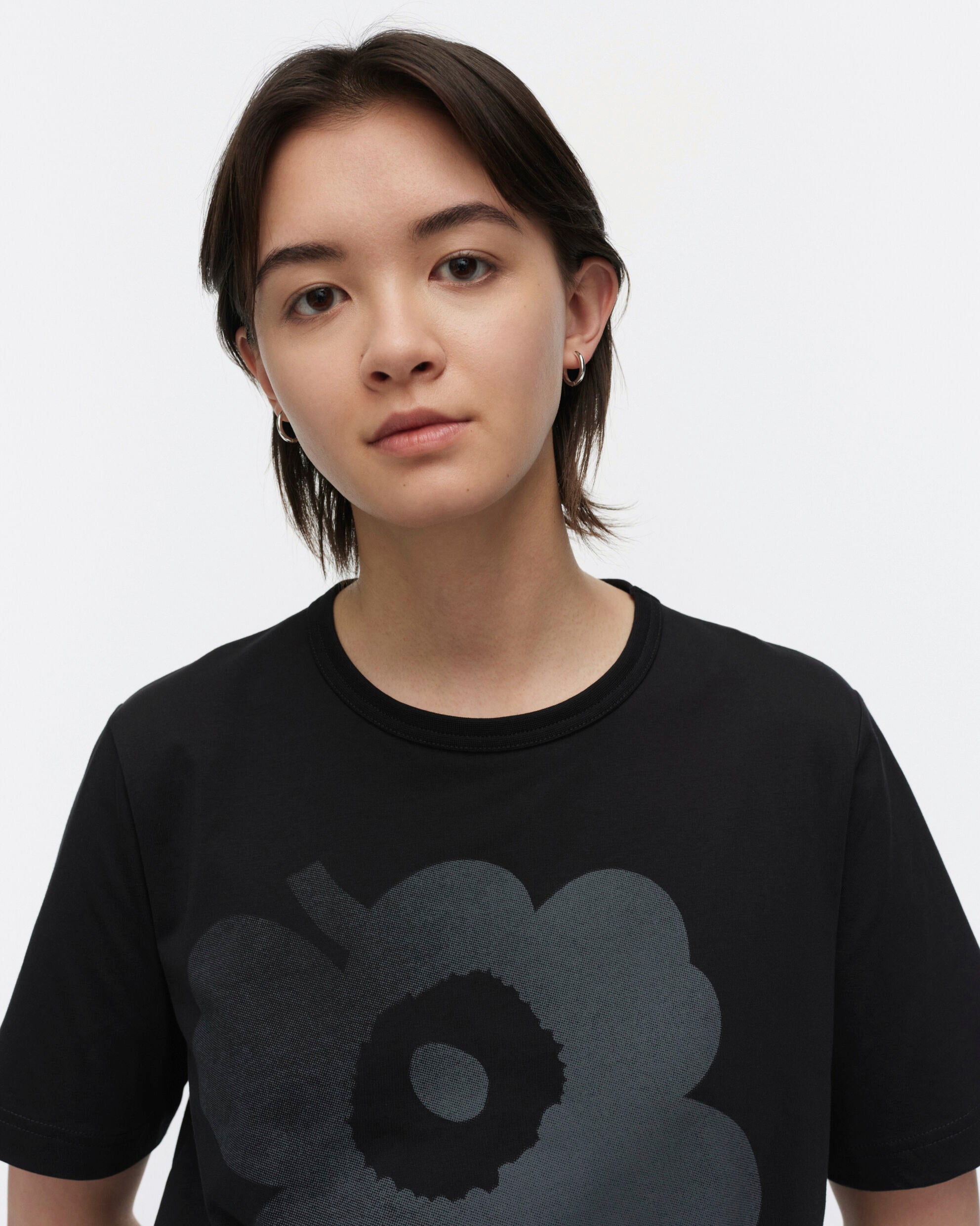 【マリメッコ】Kioski Erna Unikko Tシャツ 52254594823