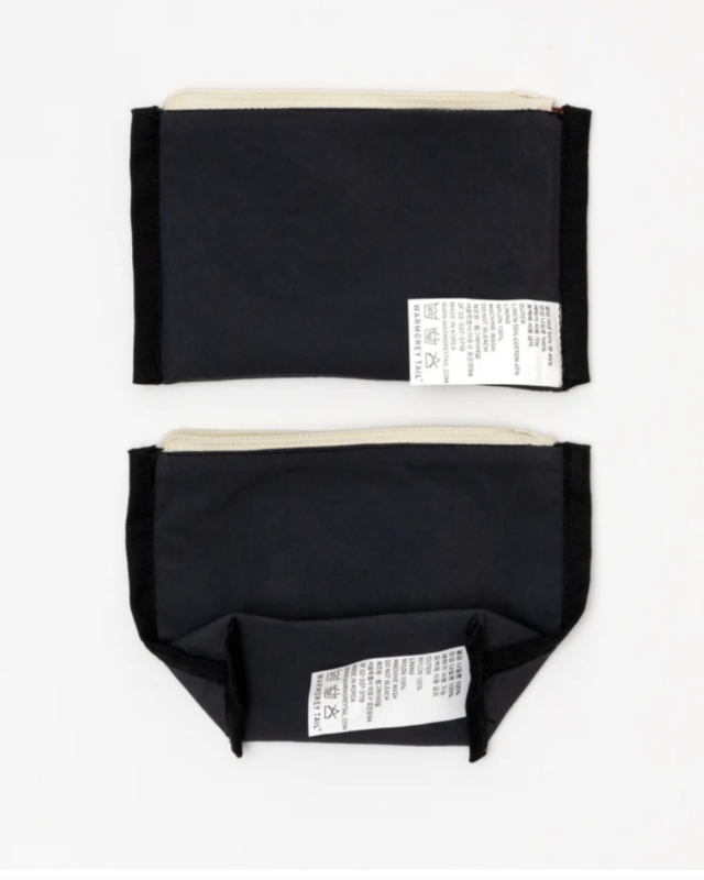 WARMGREY TAIL(ウォームグレーテール）/ ARMCHAIR FLAT POUCH - RED ON BLACK [S]バーンストア】