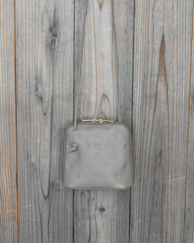 【イルビゾンテ】スター エンボスド レザー クロスボディバッグ 54262304211