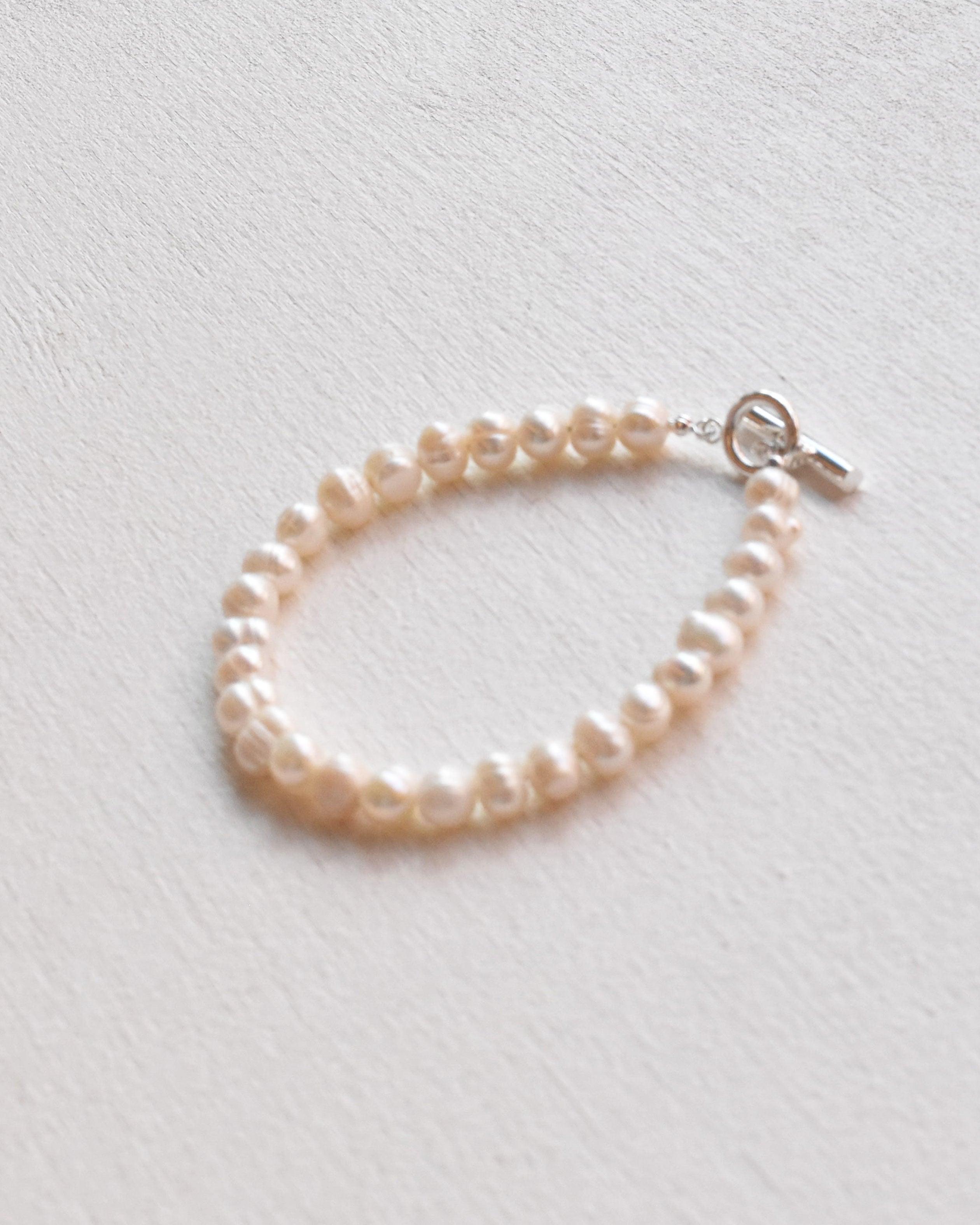ROSETTAPRAYER（ロゼッタプレア） /  FRESH WATER PEARL TOGGLE BRACELE [PEARL]【バーンストア】