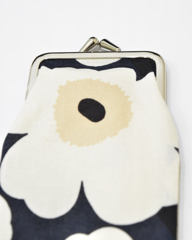 【マリメッコ】Mini Unikko Korttikukkaro がま口ポーチ　52259474531