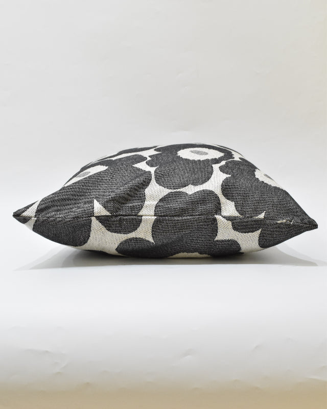 マリメッコ】Pieni Unikko クッションカバー47cm 52249473615