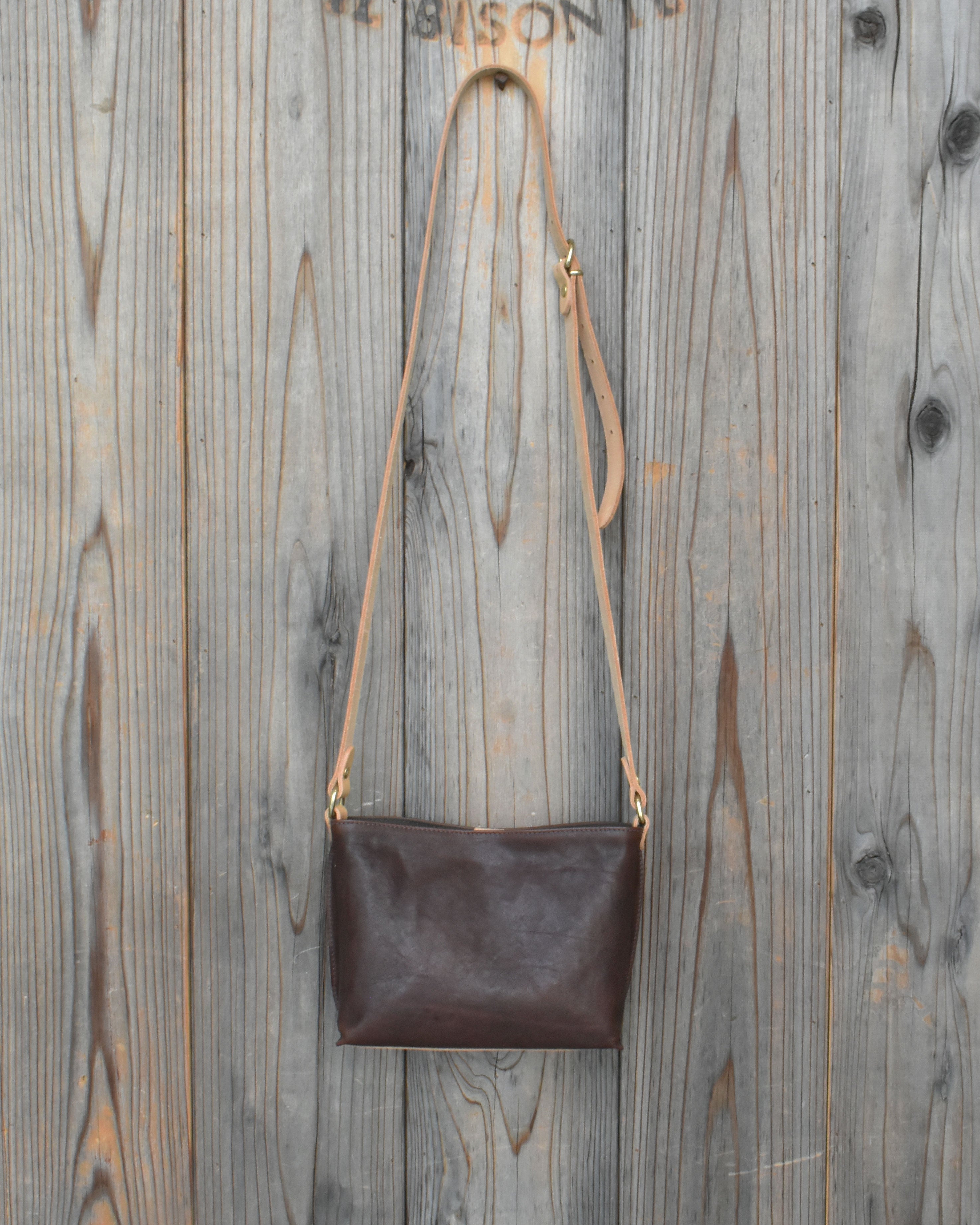 【イルビゾンテ】ヴィンテージ コンビネーションレザー クロスボディバッグ 54262303111