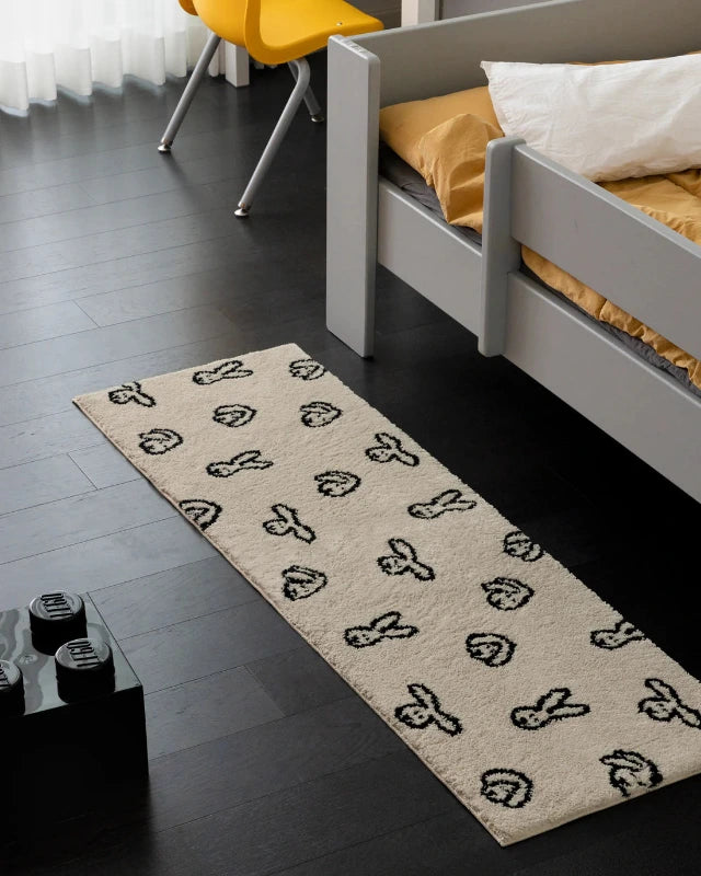 WARMGREY TAIL(ウォームグレーテール）/ BUNNY BUNNY RUG - CREAM (140x45cm)【バーンストア】