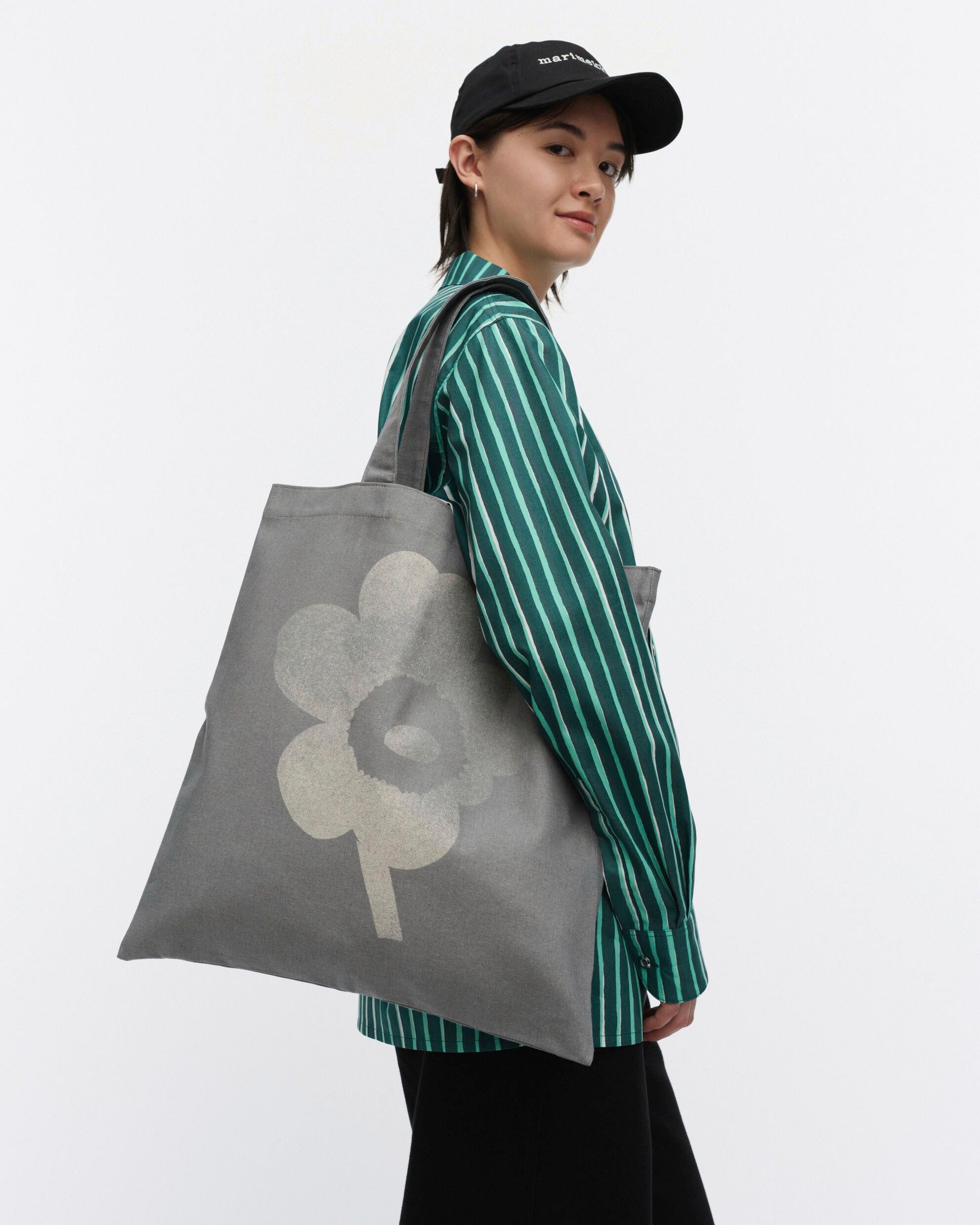 【マリメッコ】Kioski Vankka Unikko トートバッグ　52254694890