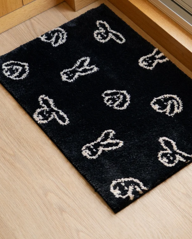 WARMGREY TAIL(ウォームグレーテール）/ BUNNY BUNNY DOORMAT - BLACK(65x45c)【バーンストア】