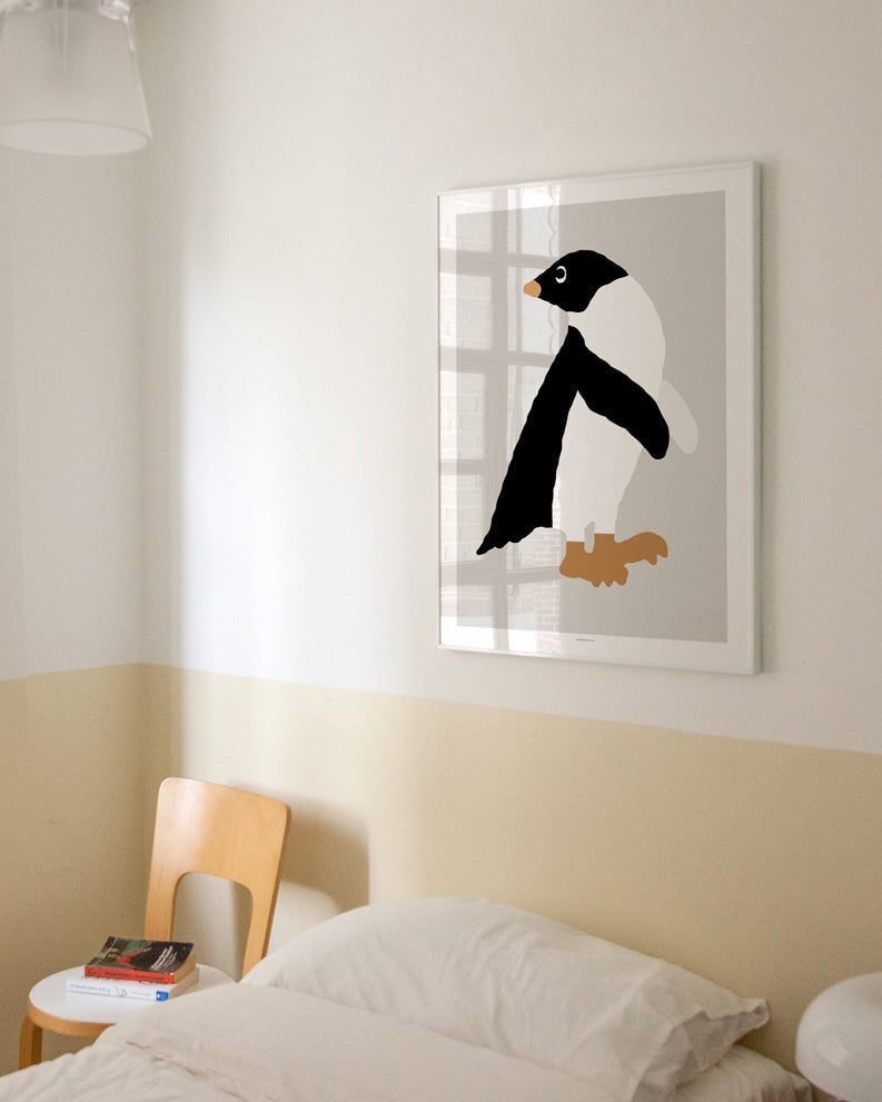 WARMGREY TAIL(ウォームグレーテール）/ ADELIE PENGUIN - GREY POSTER  300mm x 400mm (フレーム付き) 【バーンストア】