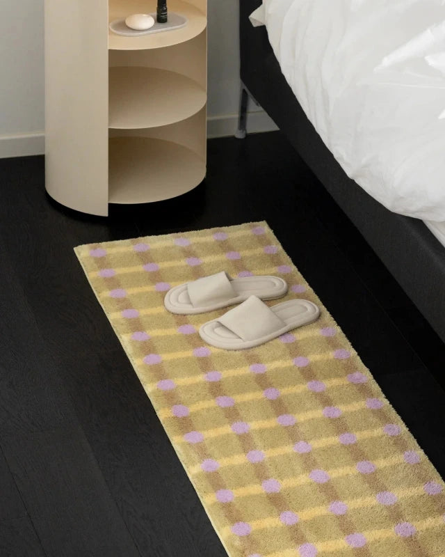 WARMGREY TAIL(ウォームグレーテール）/ DOT CHECK RUG - LAVENDER ON SAND (140x45cm)【バーンストア】