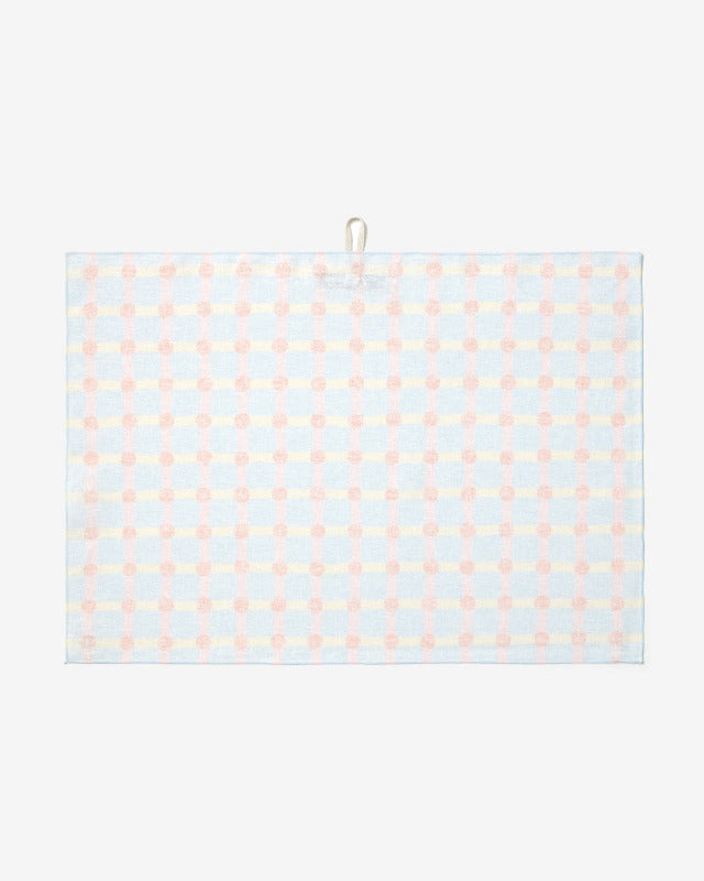 WARMGREY TAIL(ウォームグレーテール）/ DOT CHECK KITCHEN CLOTH 2 STRAWBERRY ON LIGHT BLUE